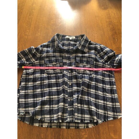 ELIZABETH AND JAMES BUCKLEY PLAID FRAYED HEM SHIRT Size Large - Picture 7 of 12